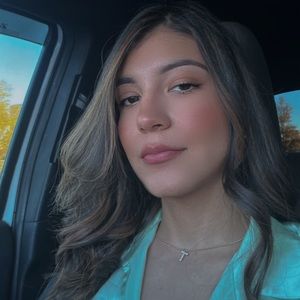 Meet your Posher, Gabriela